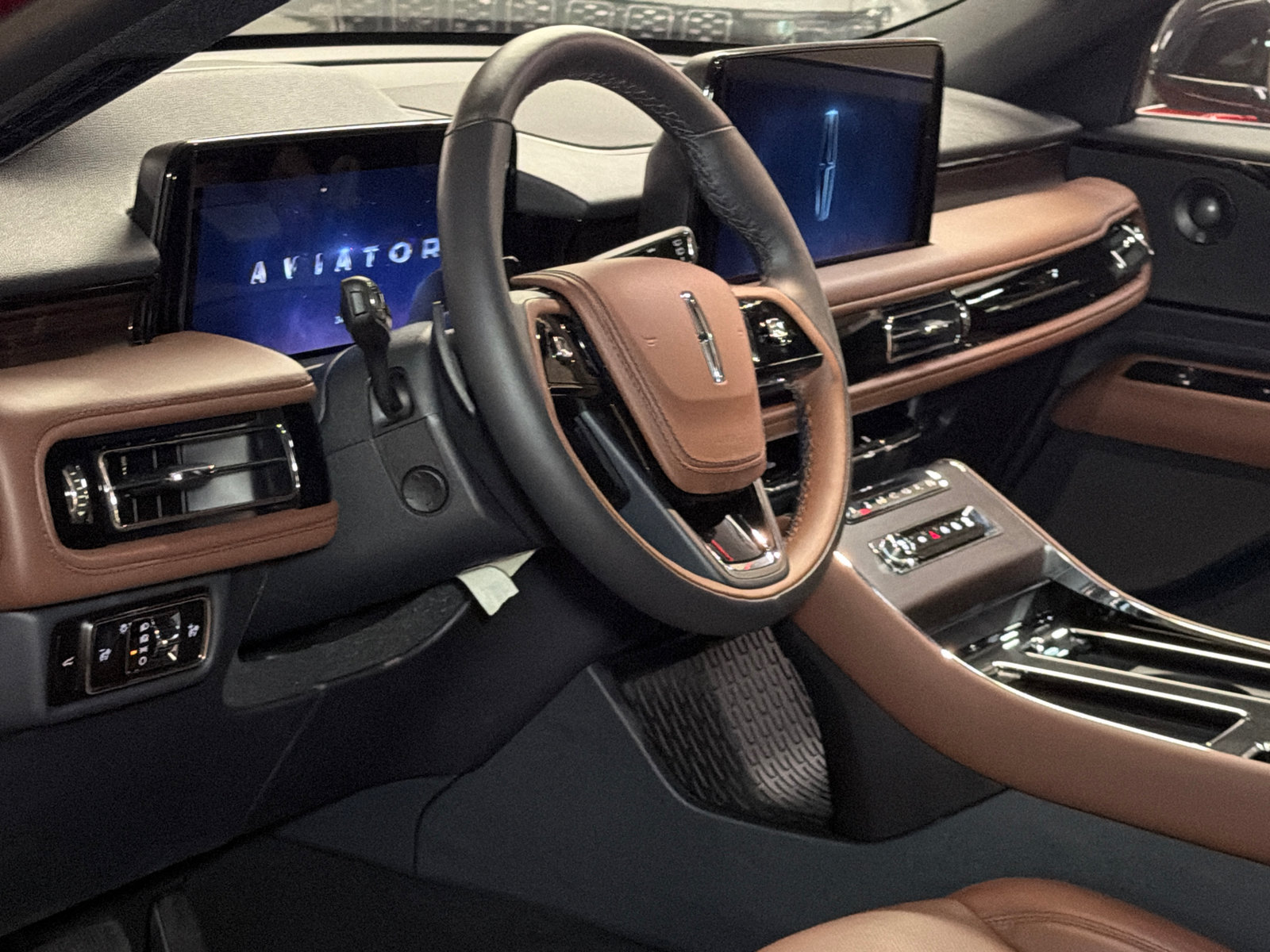 New 2027 Lincoln Aviator Reserve AWD/4WD image 16