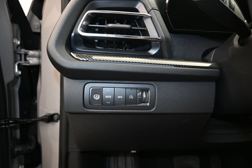 New 2027 Chevrolet Traverse Z71 w/ Enhanced Driving Package AWD/4WD image 13