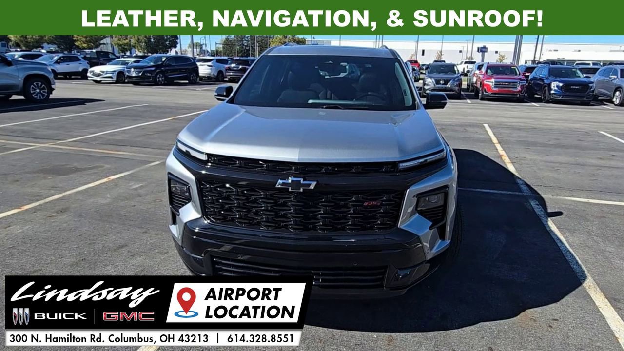 Used 2024 Chevrolet Traverse RS image 3