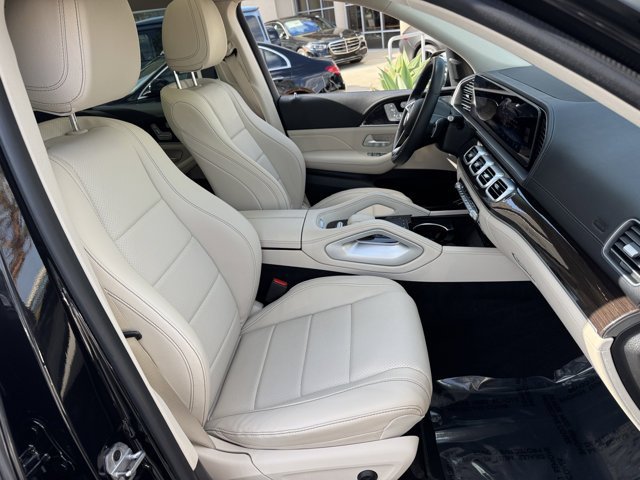 Used 2024 Mercedes-Benz GLS 450 4MATIC image 6
