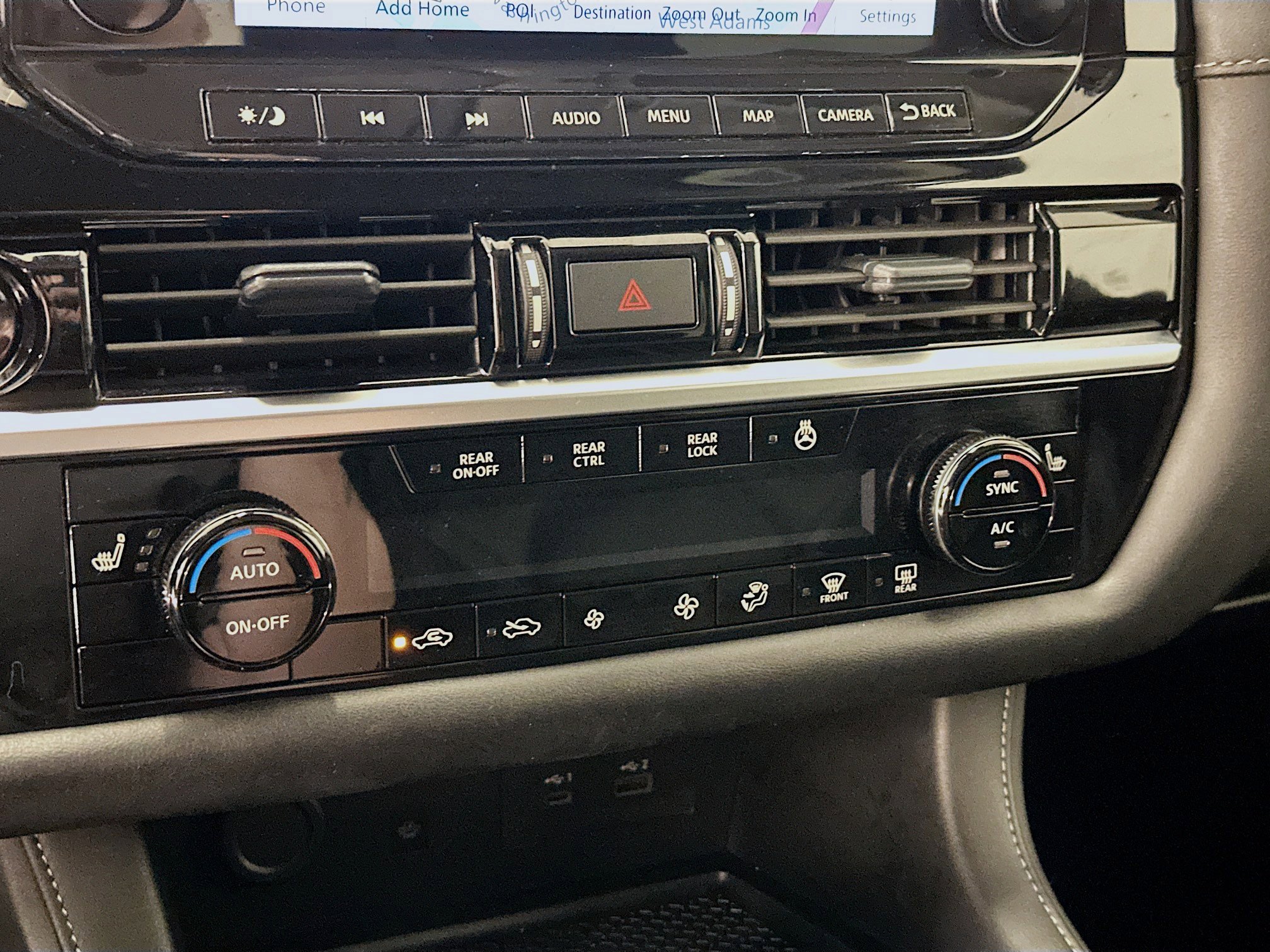 Used 2025 Nissan Pathfinder SL image 24