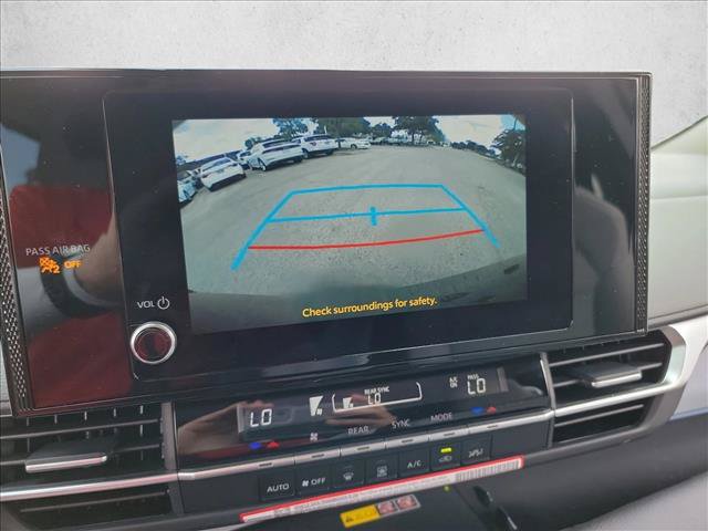 Used 2026 Toyota Sienna LE FWD image 21