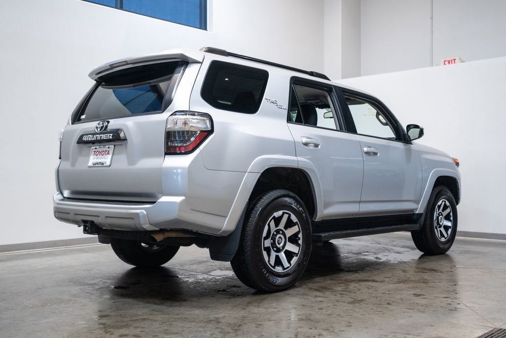 Certified 2024 Toyota 4Runner TRD Off-Road AWD/4WD image 9