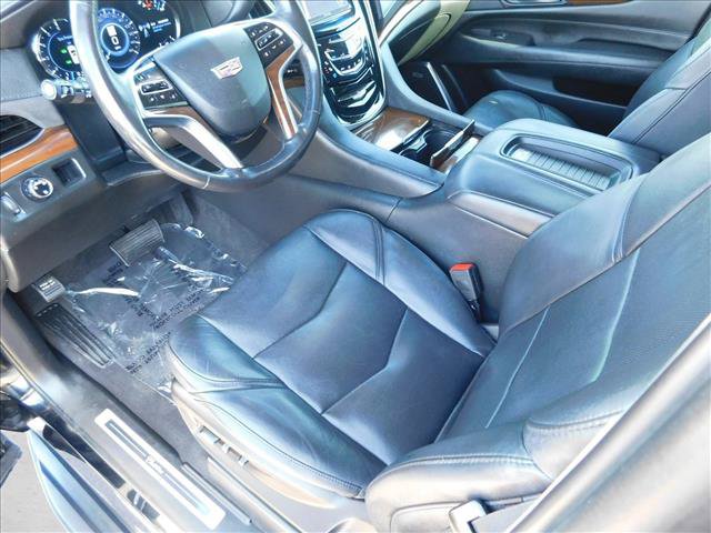 Used 2020 Cadillac Escalade 2WD image 16