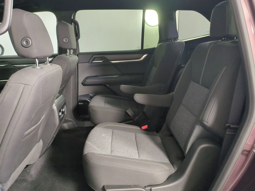 Used 2026 GMC Acadia Elevation image 17