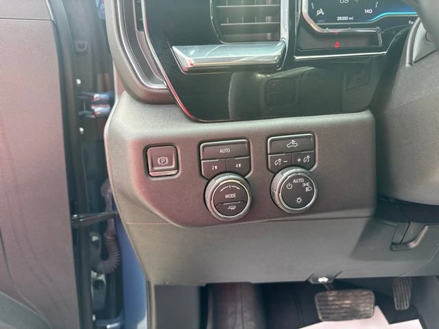 Used 2024 Chevrolet Silverado 1500 LT AWD/4WD image 33