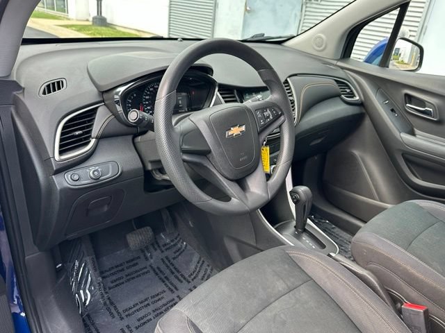 Used 2017 Chevrolet Trax LS AWD/4WD image 30
