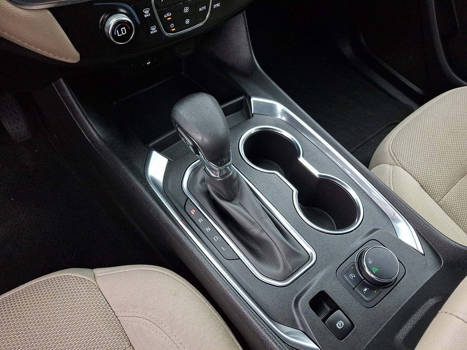 Used 2023 Chevrolet Traverse LS w/ Safety Package FWD image 16