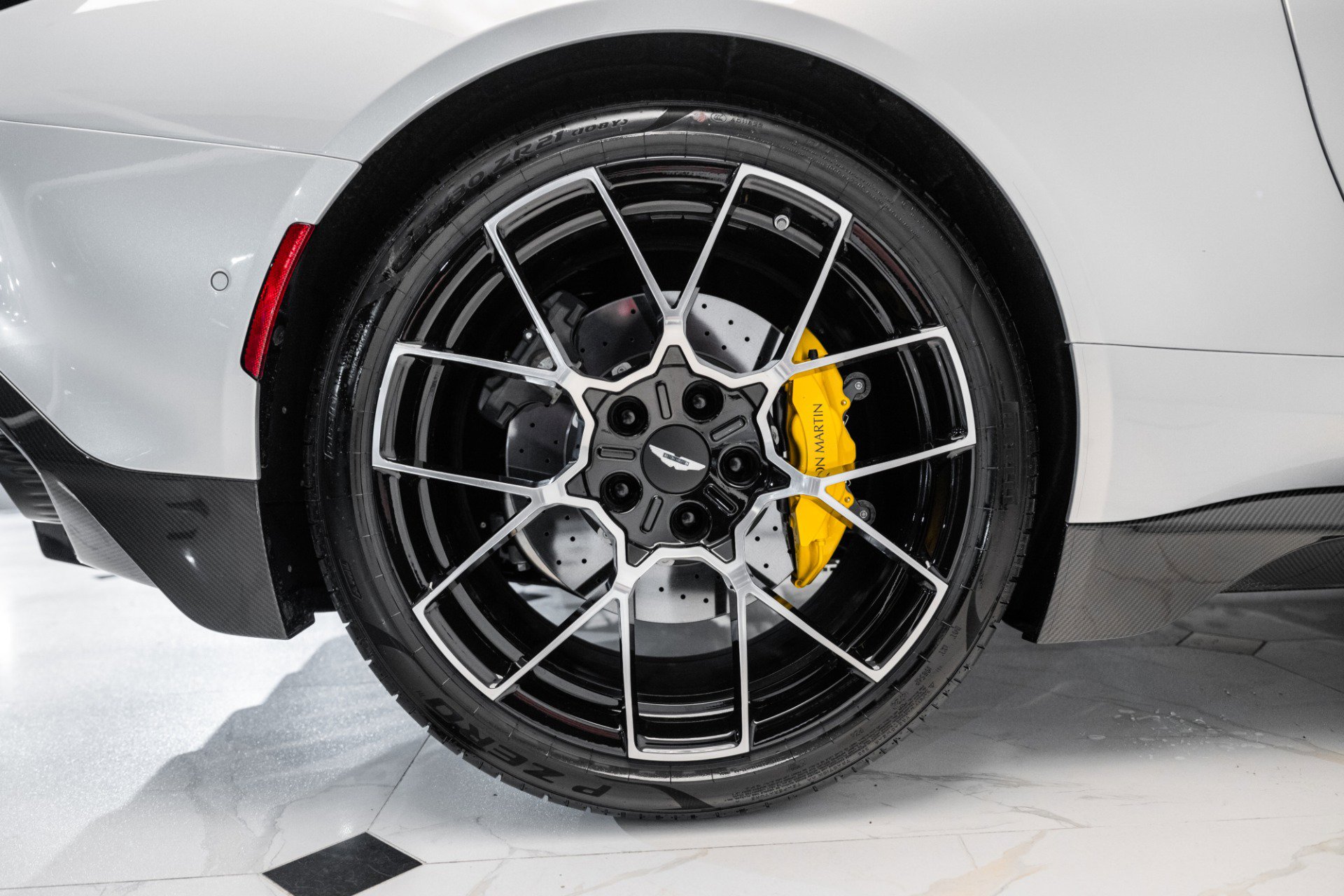 Used 2025 Aston Martin Vanquish image 47