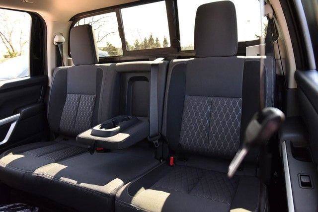 Used 2024 Nissan Titan SV w/ SV Convenience Package image 26