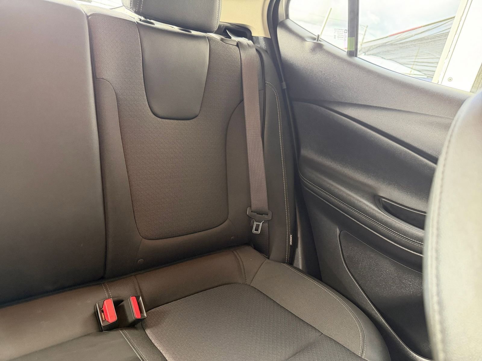 Used 2025 Buick Encore GX Preferred image 35