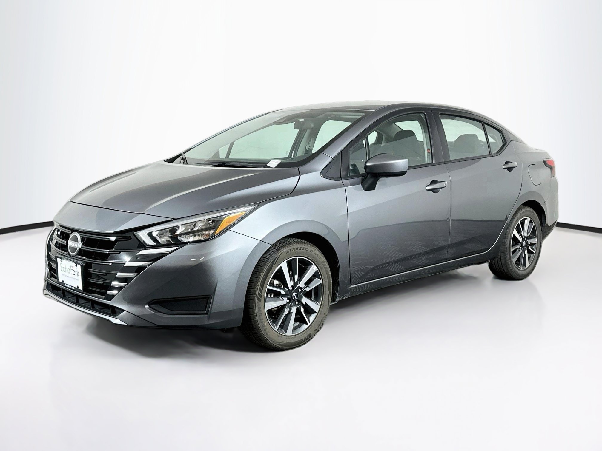 Used 2025 Nissan Versa SV FWD image 3