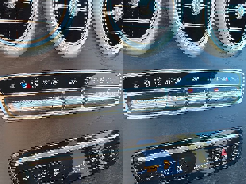 Used 2021 Mercedes-Benz GLC 300 4MATIC image 29