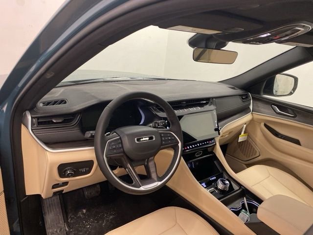 New 2026 Jeep Grand Cherokee Limited AWD/4WD image 7