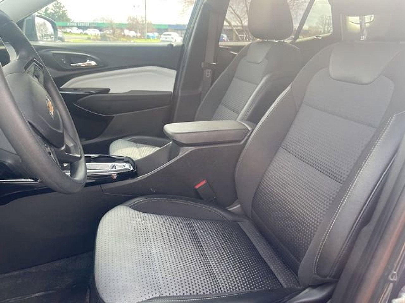 Certified 2025 Chevrolet Trax LT image 9