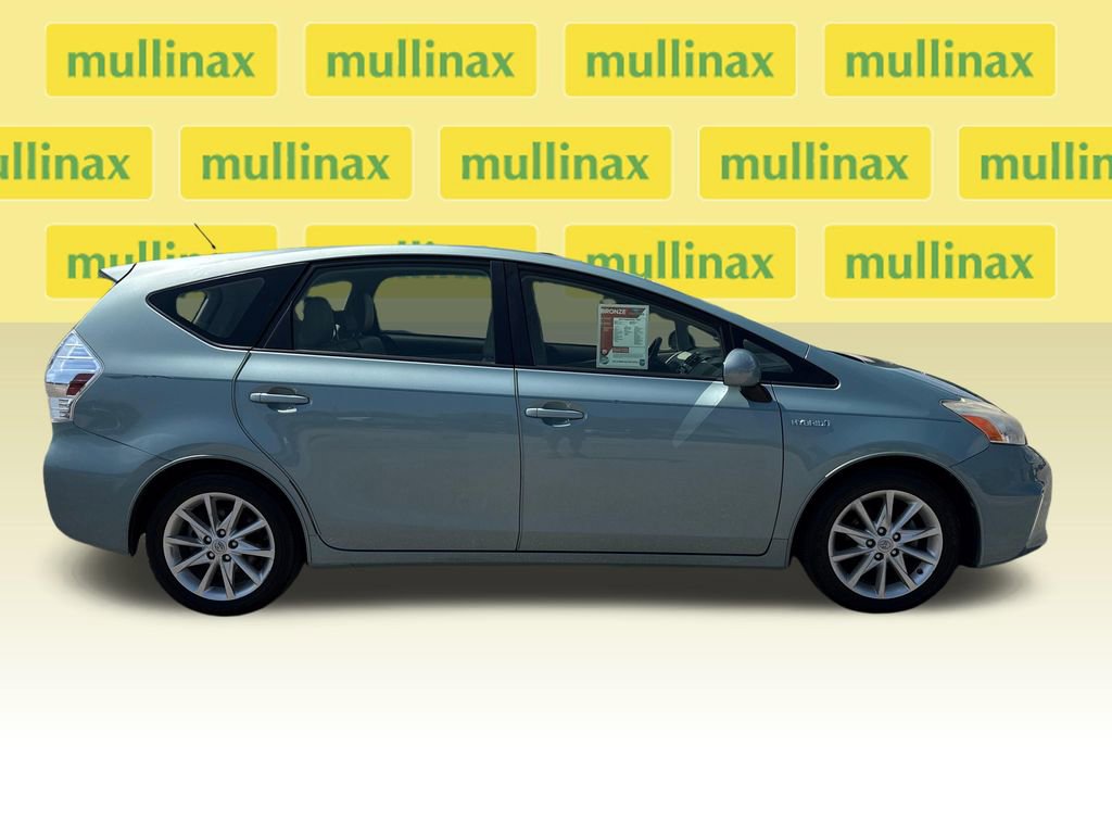Used 2013 Toyota Prius V Five video 2