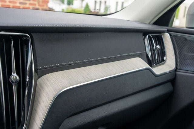 Used 2022 Volvo XC60 B5 Inscription w/ Advanced Package AWD/4WD image 45