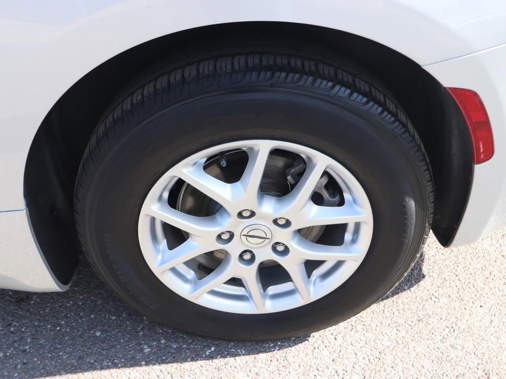 Used 2023 Chrysler Voyager LX image 24