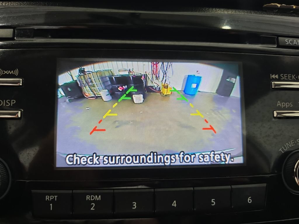 Used 2016 Nissan Rogue SV AWD/4WD image 19