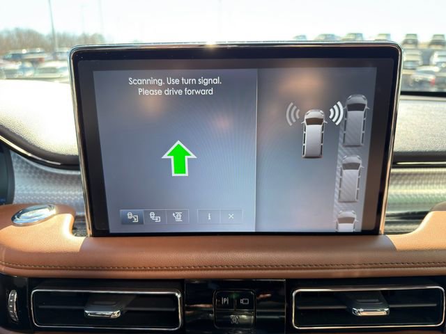 Used 2023 Lincoln Aviator Grand Touring w/ Equipment Group 301A image 32