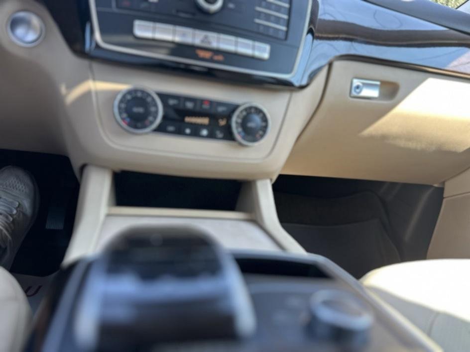 Used 2018 Mercedes-Benz GLE 350 w/ Premium 1 Package image 31