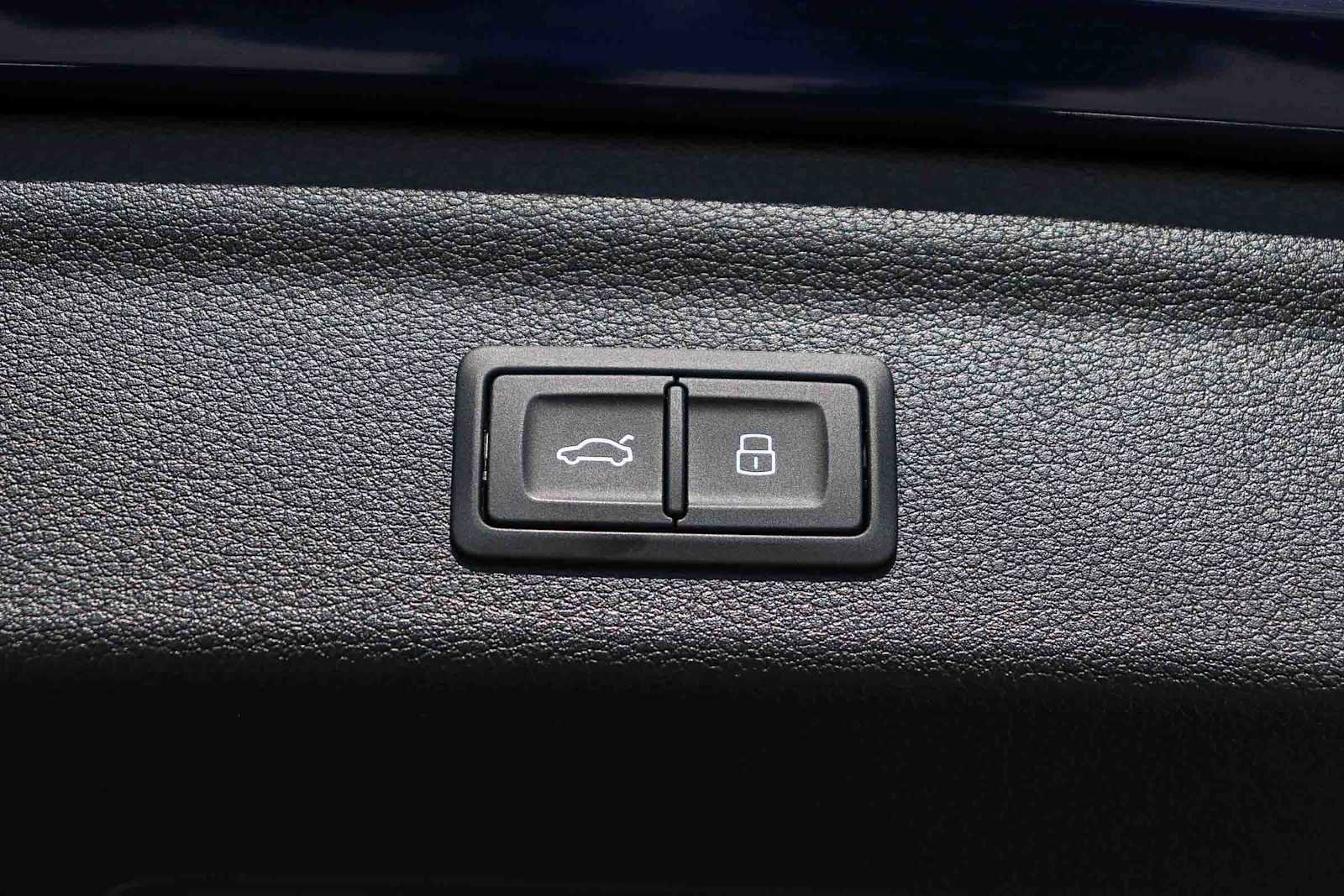 Used 2025 Audi Q3 2.0T Premium w/ Convenience Package image 39