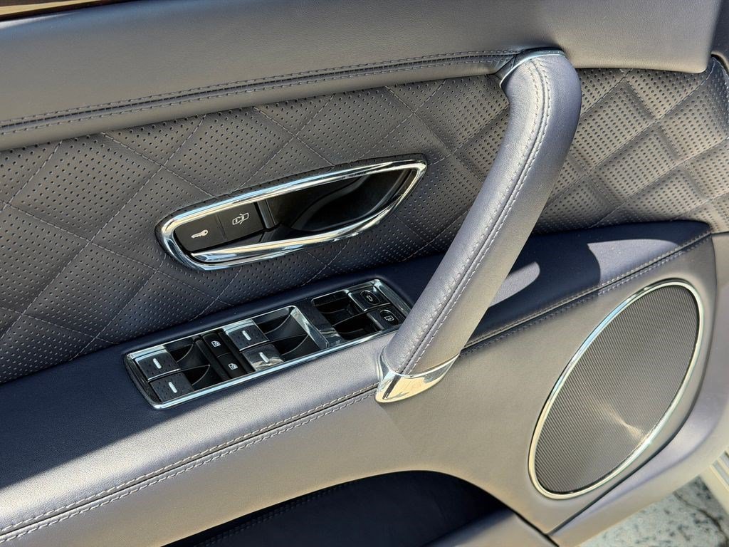 Certified 2018 Bentley Flying Spur V8 AWD/4WD image 16