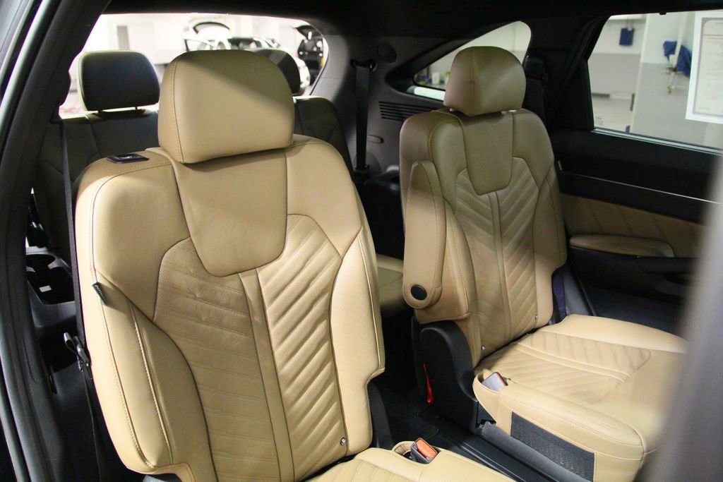 Used 2025 Kia Sorento SX Prestige w/ Olive Brown Leather Package AWD/4WD image 25