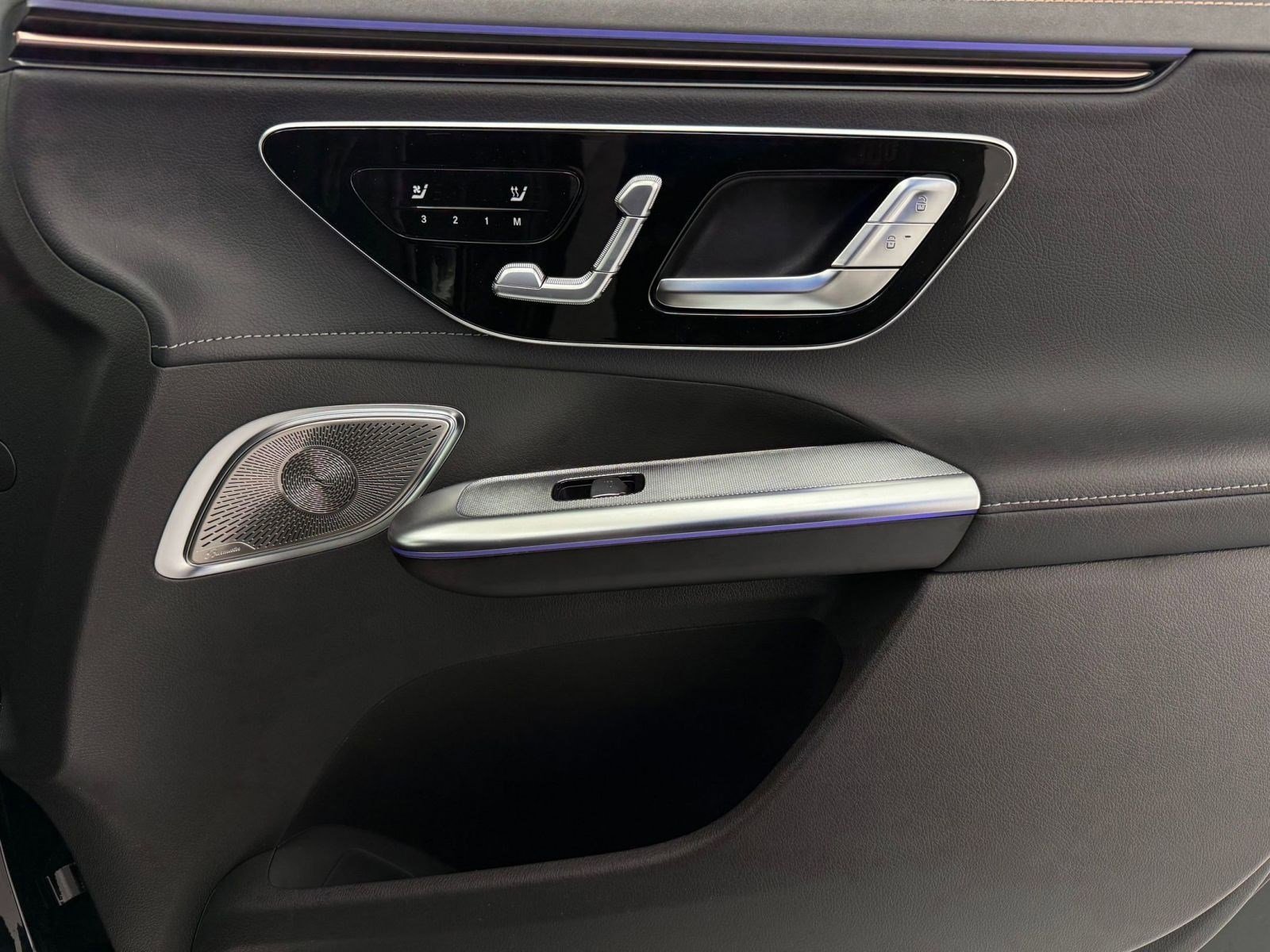New 2026 Mercedes-Benz EQE 320 4MATIC SUV image 23