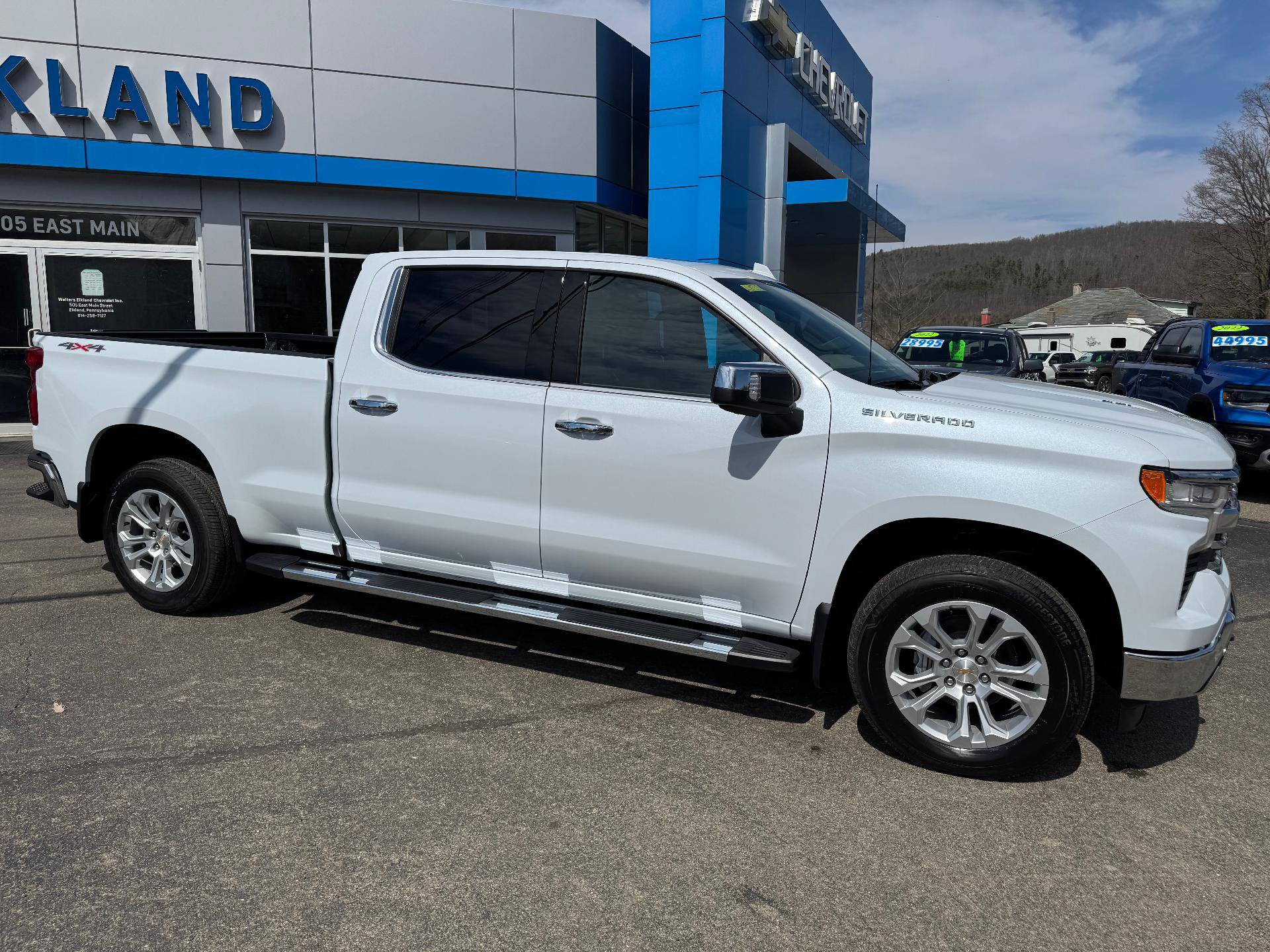 New 2026 Chevrolet Silverado 1500 LTZ w/ LTZ Premium Package AWD/4WD image 7
