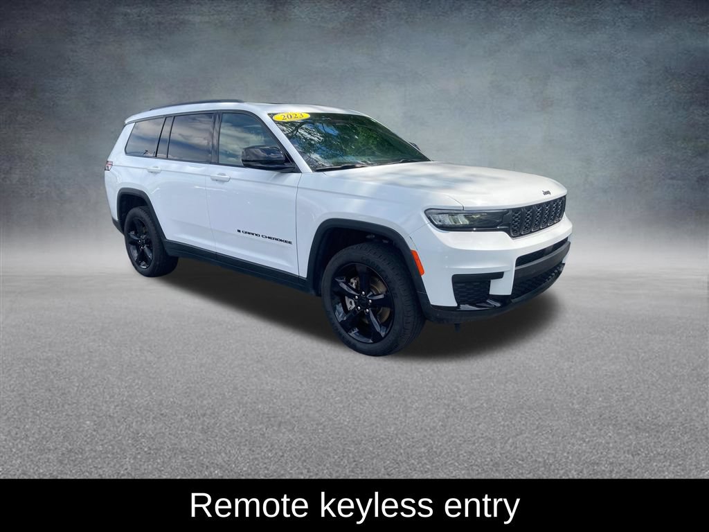 Used 2023 Jeep Grand Cherokee L Laredo w/ Luxury Tech Group I AWD/4WD image 9