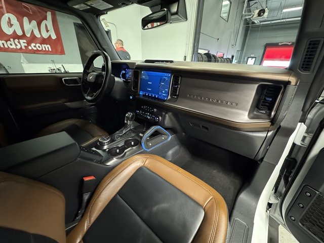 Used 2021 Ford Bronco Outer Banks AWD/4WD image 13
