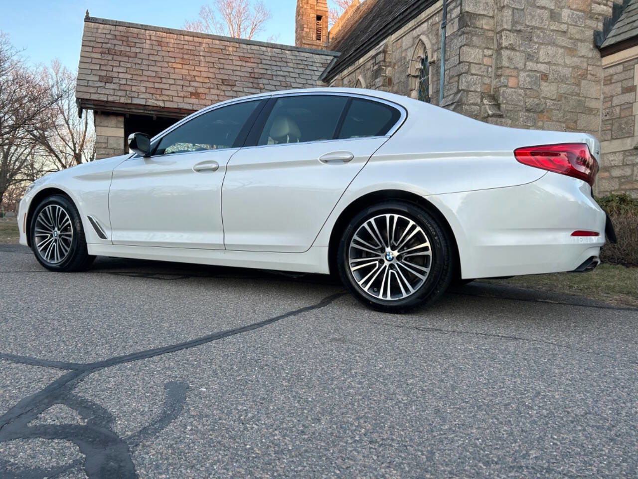 Used 2019 BMW 540i xDrive image 22