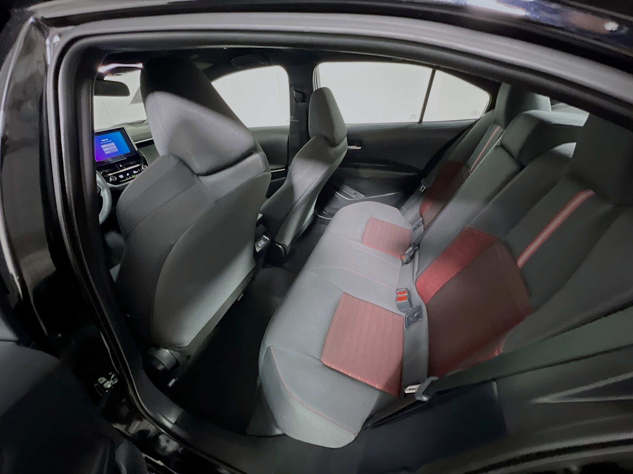 Used 2025 Toyota Corolla SE image 29