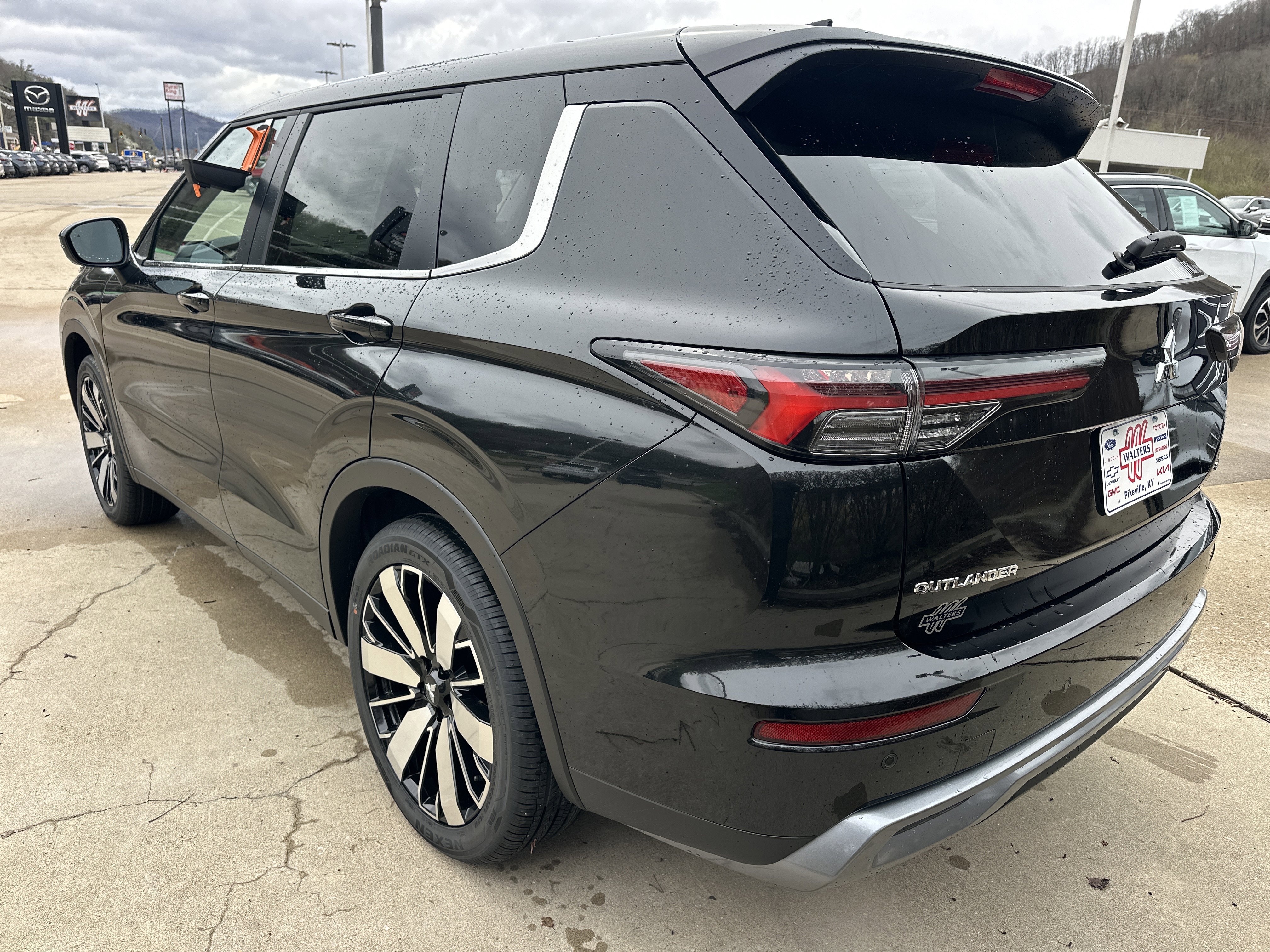 New 2026 Mitsubishi Outlander SE image 5