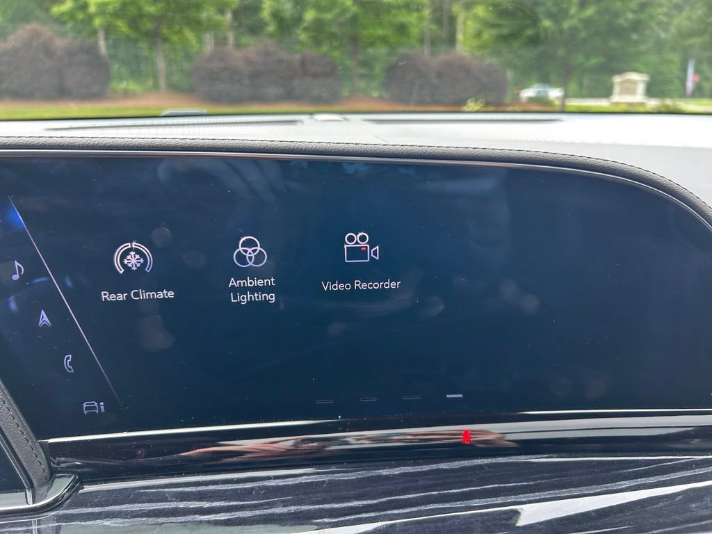 Used 2023 Cadillac Escalade ESV V AWD/4WD image 34