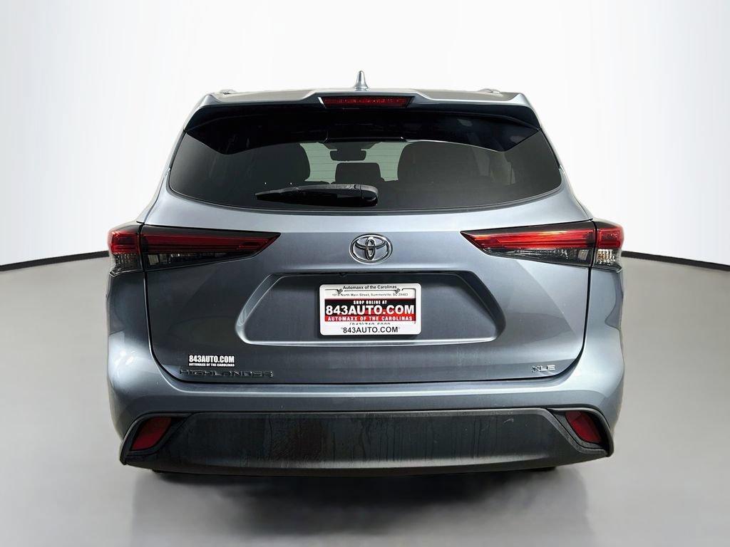 Used 2021 Toyota Highlander XLE FWD image 6