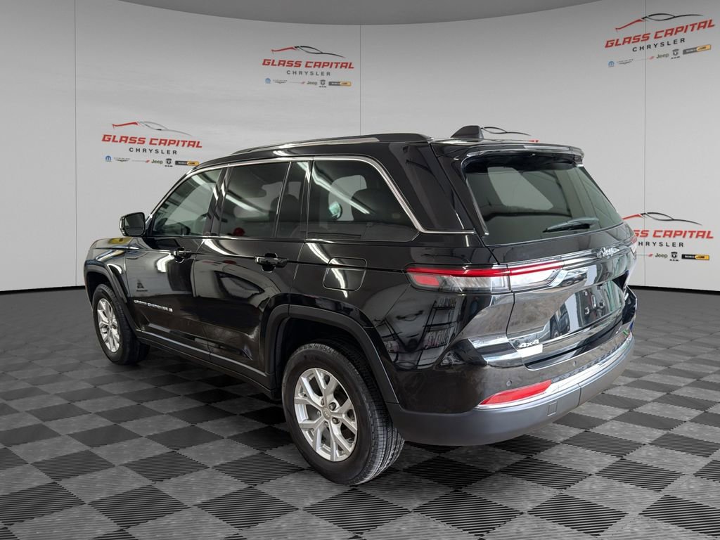 Used 2023 Jeep Grand Cherokee Limited AWD/4WD image 5