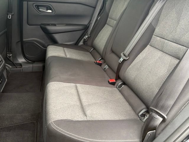 Used 2024 Nissan Rogue SV AWD/4WD image 11