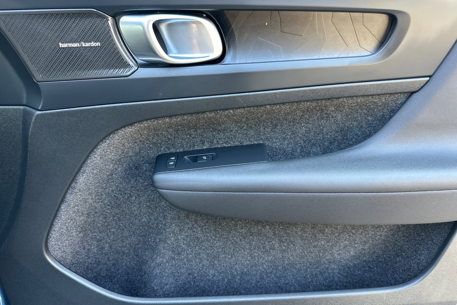 Certified 2023 Volvo C40 P8 Recharge Ultimate AWD/4WD image 20