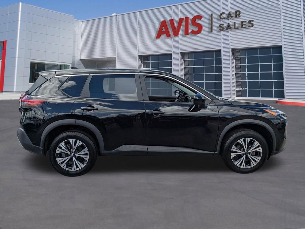Used 2023 Nissan Rogue SV image 5