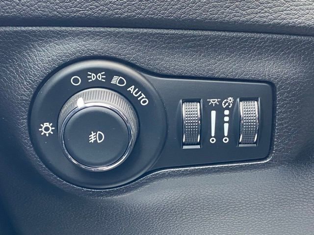 Certified 2020 Jeep Compass Latitude w/ Cold Weather Group image 48