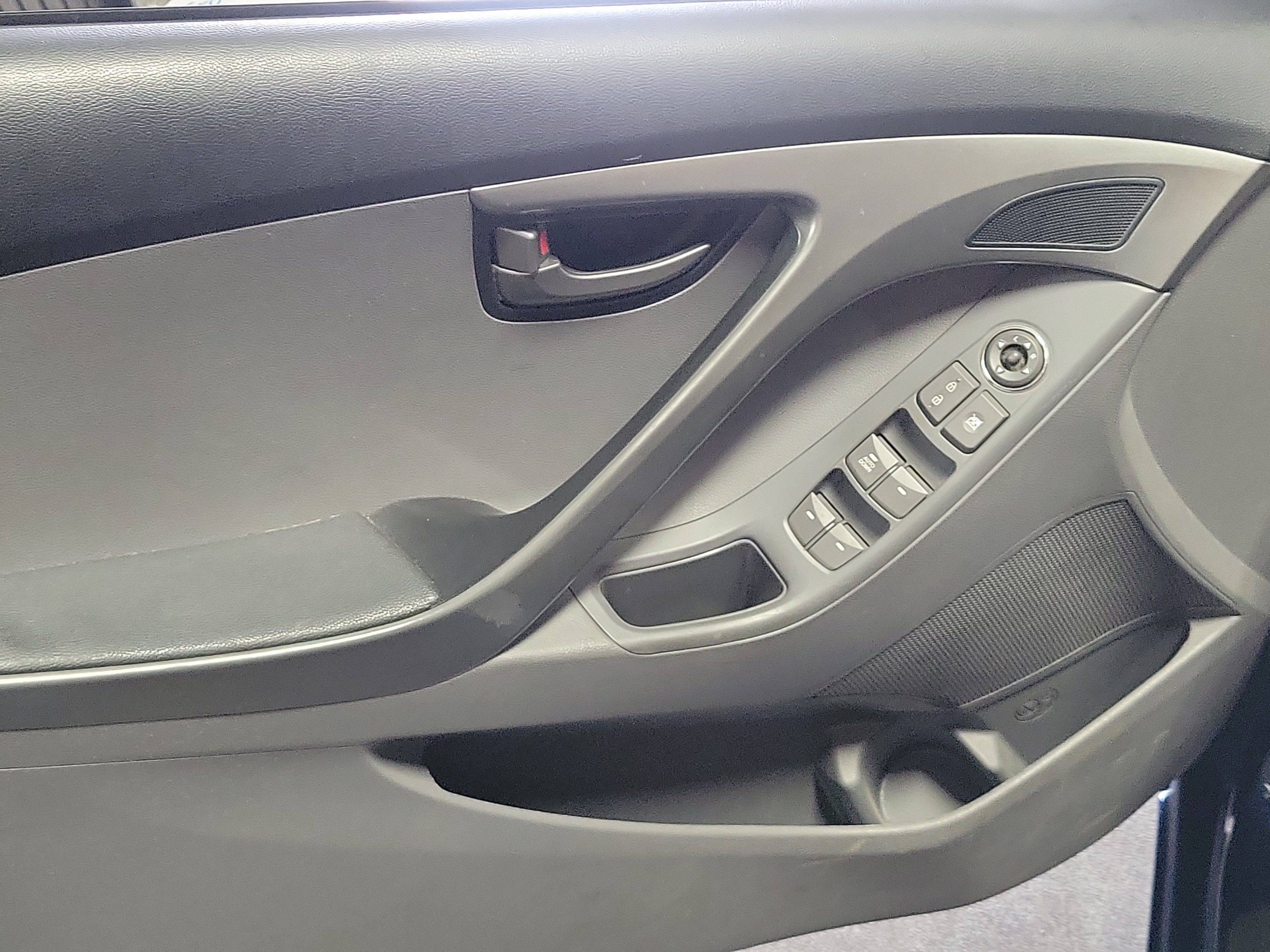 Used 2013 Hyundai Elantra GLS FWD image 18