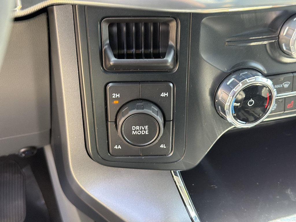 Used 2025 Ford F150 Lariat AWD/4WD image 37