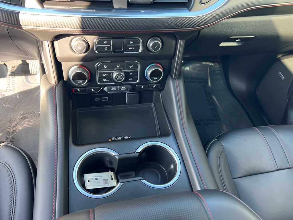 Used 2024 Chevrolet Suburban RST w/ Luxury Package AWD/4WD image 21