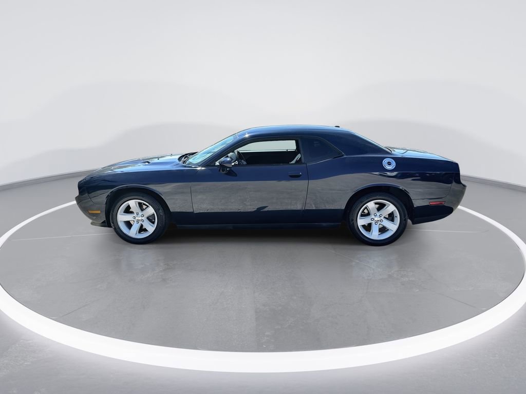 Used 2014 Dodge Challenger SXT image 5
