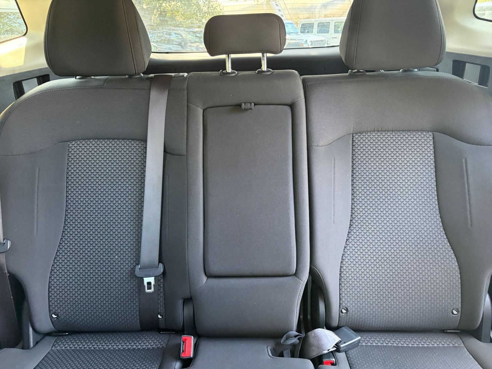 Used 2025 Kia Sportage LX FWD image 36