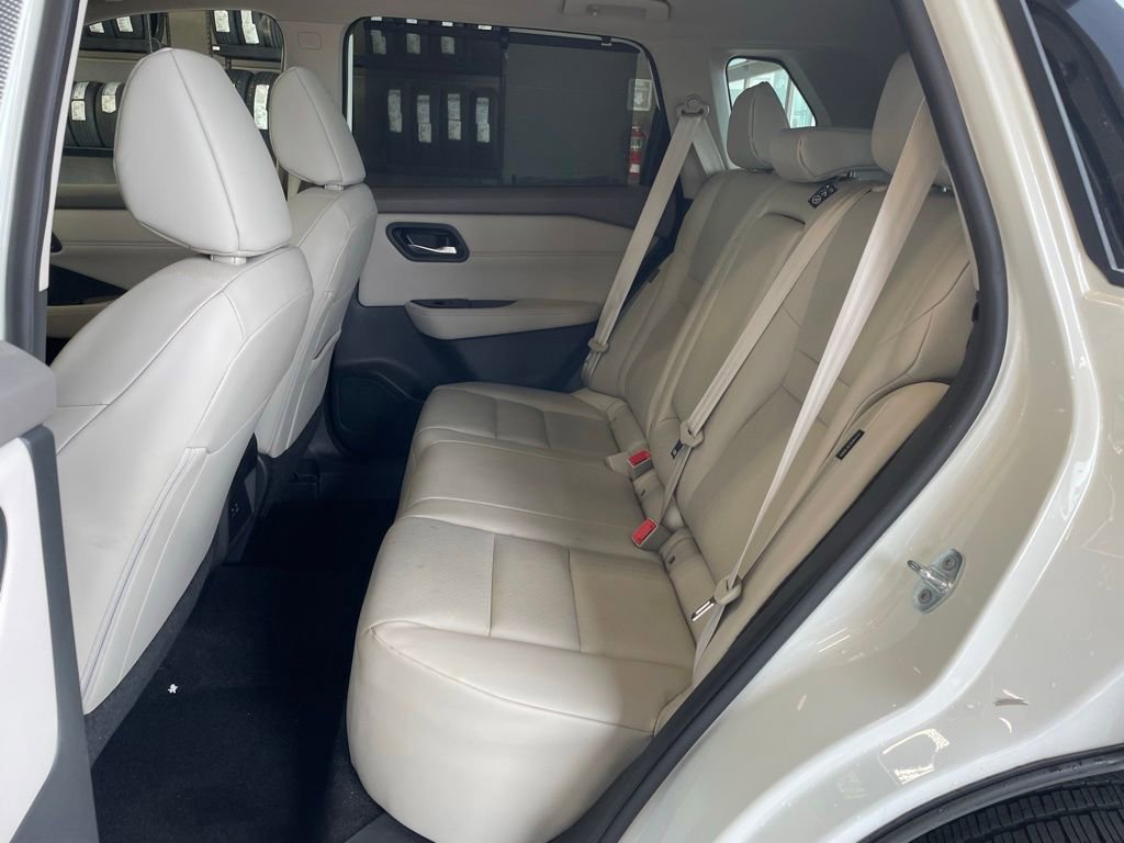 Certified 2023 Nissan Rogue SV w/ SV Premium B Package FWD image 16