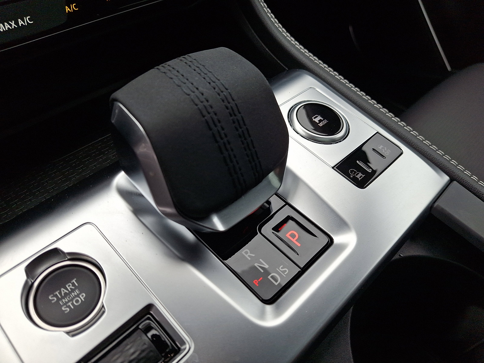 Used 2026 Jaguar F-PACE R-Dynamic S image 15