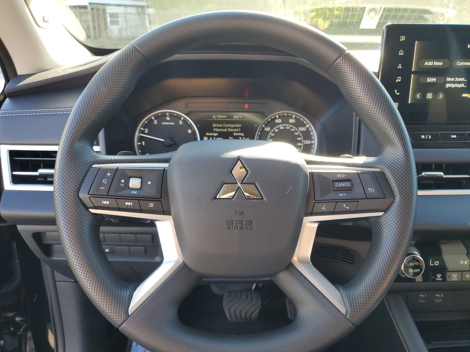 New 2026 Mitsubishi Outlander ES image 10